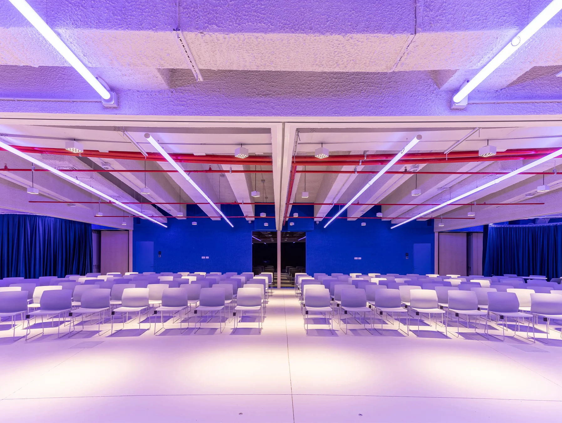 Sala dell’evento Scalers AI Acceleration offline-mode a Tirana
